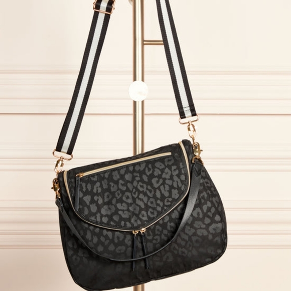 Lady Boss Shoulder Bag Black - Stella&Dot - Picture 2 of 7